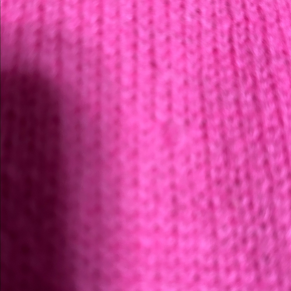 Lilly Putitzer 💕 Sweater - Picture 11 of 11